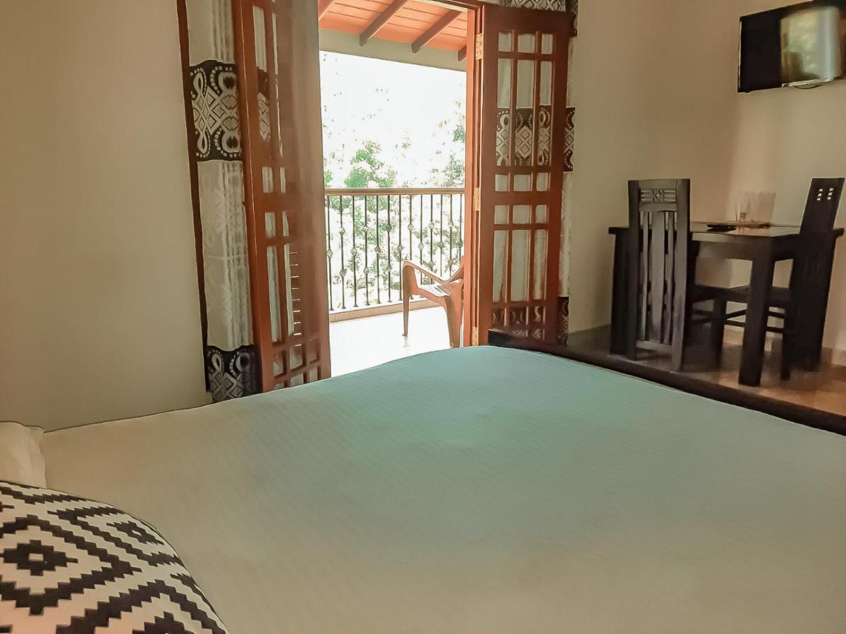 Hotel White House Ratnapura Exterior foto