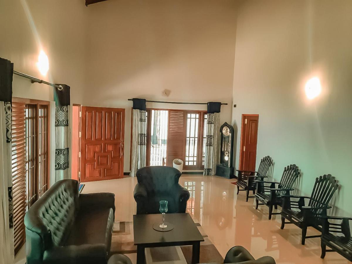 Hotel White House Ratnapura Exterior foto