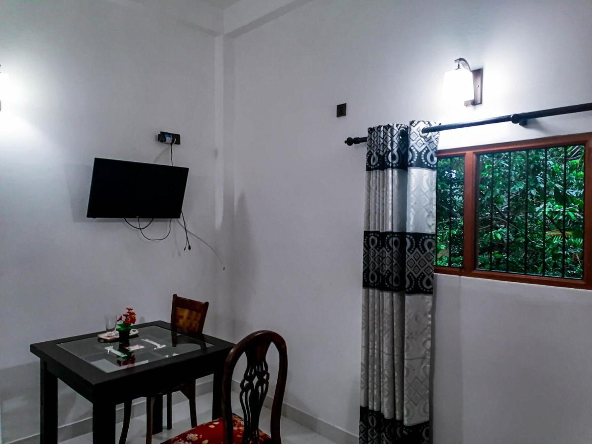 Hotel White House Ratnapura Exterior foto