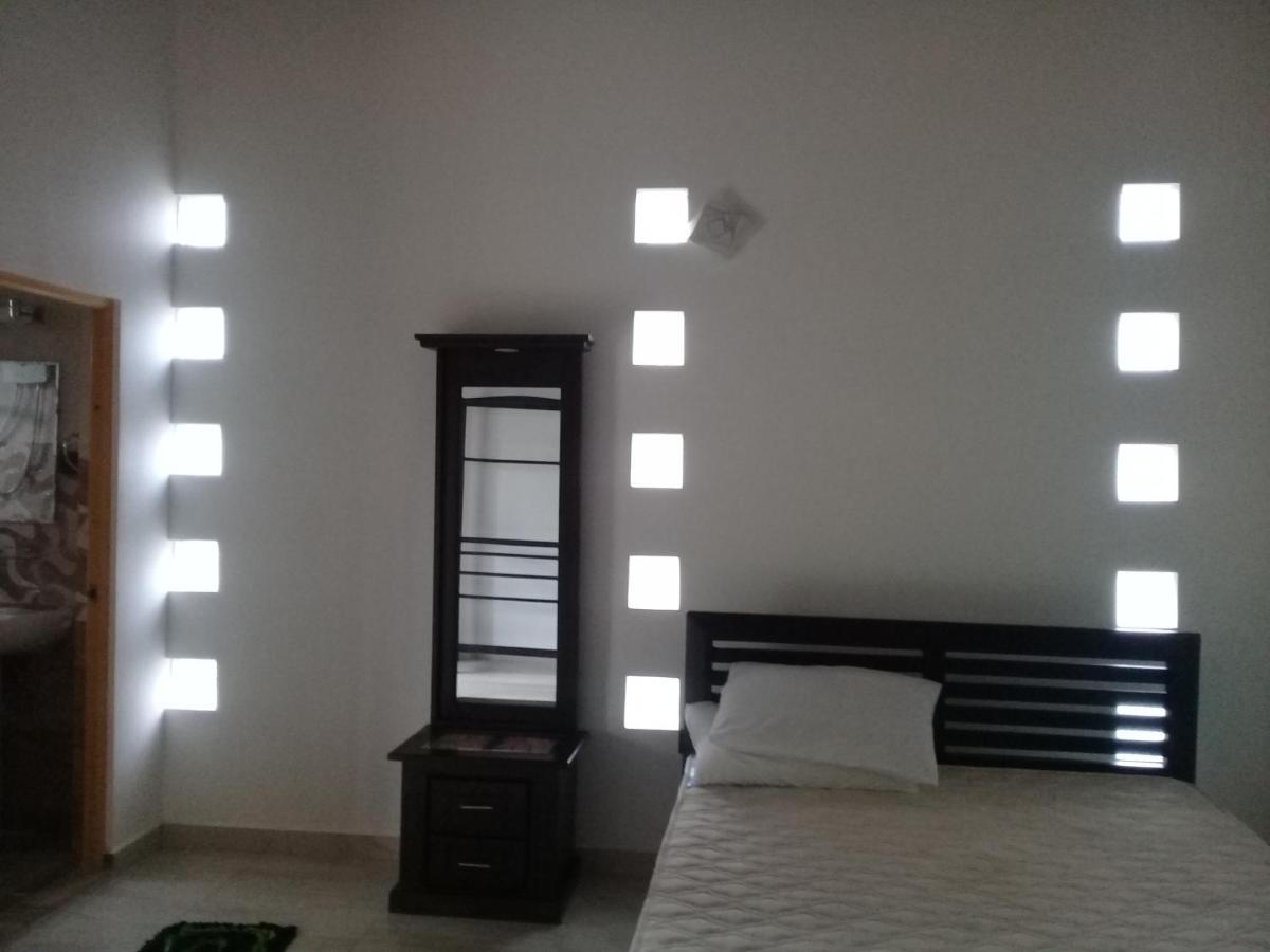 Hotel White House Ratnapura Exterior foto
